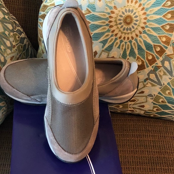 Size 10 Easy Spirit Explorer 24, worn once. - Picture 3 of 4